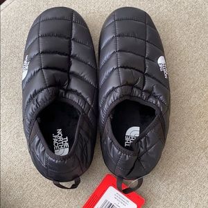 North face slippers